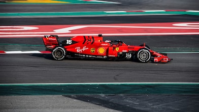 Formule1 Ferrari en 2016 franchissant la ligne d'arrivée