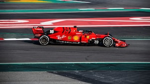Formule1 Ferrari en 2016 franchissant la ligne d'arrivée